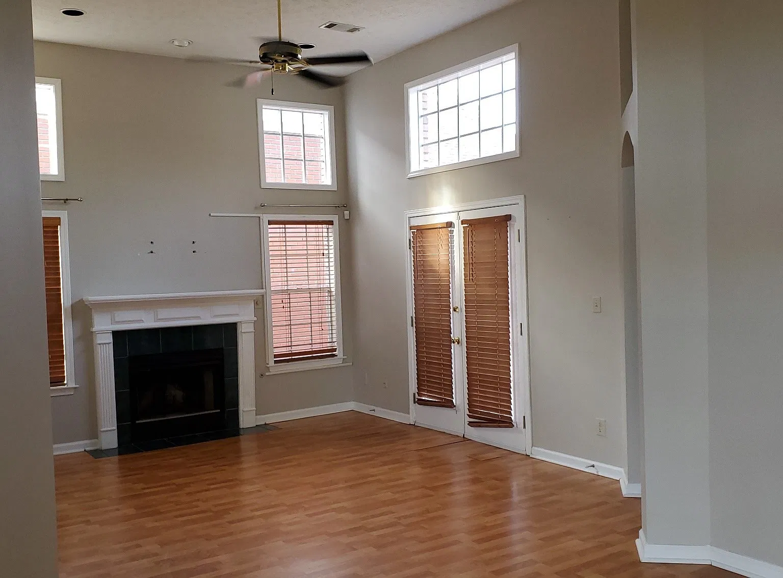 3 bed, 2.0 bath, 1570 sqft, $1,650 — Photo 2