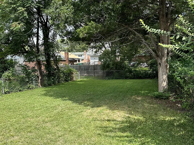 8303 Braddock Dr — Photo 10