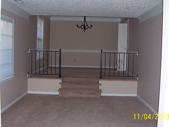 Formal living & dining