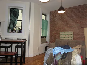 Rented by Rennit Inc.