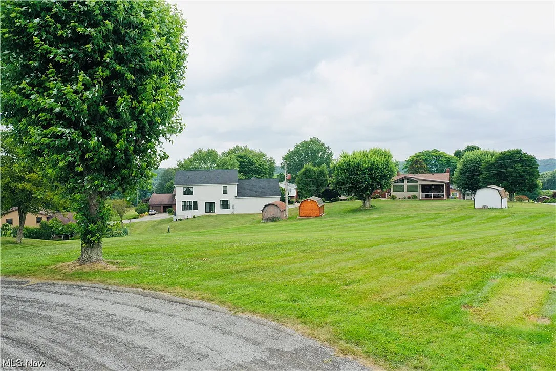 Crestview Ct photo 1