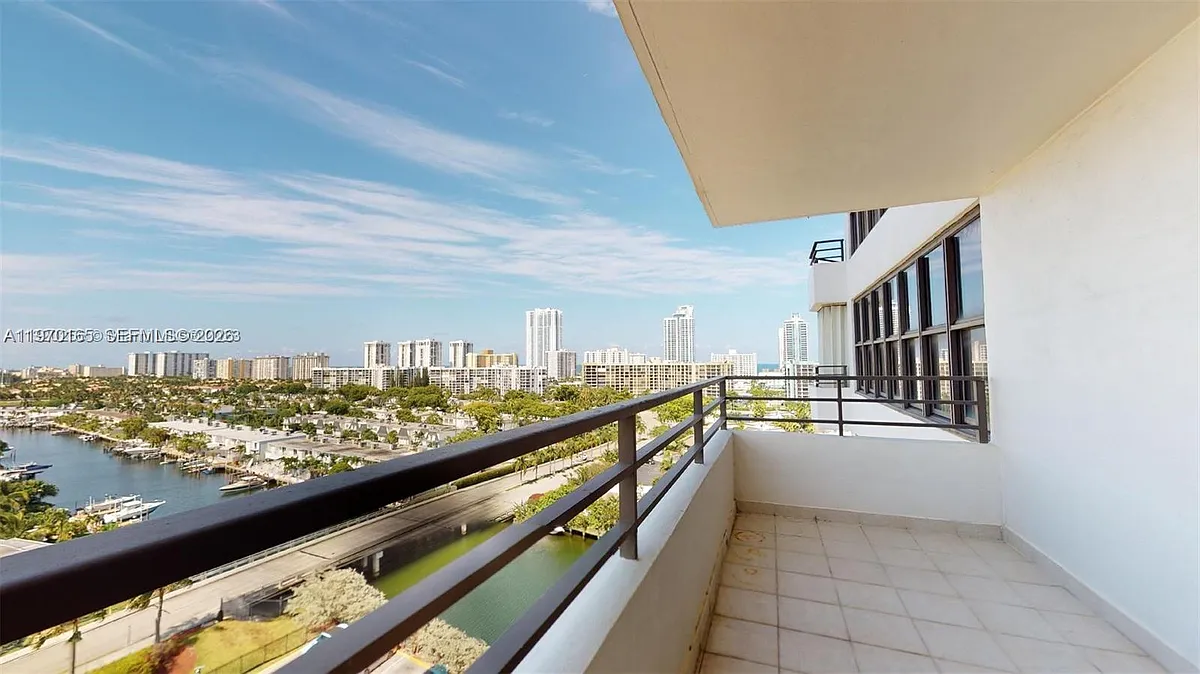 Building Photo - 2500 Parkview Dr #1207