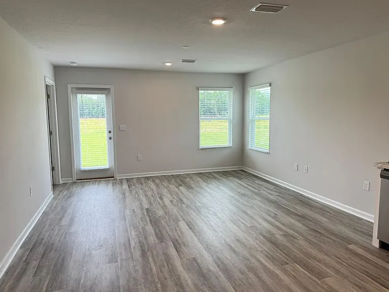 6357 Firefly Dr — Photo 4