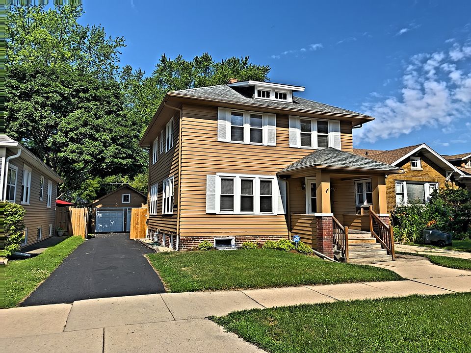 1st image of 1028 N Ash St