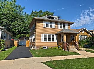 1028 N Ash St, Waukegan, IL 60085