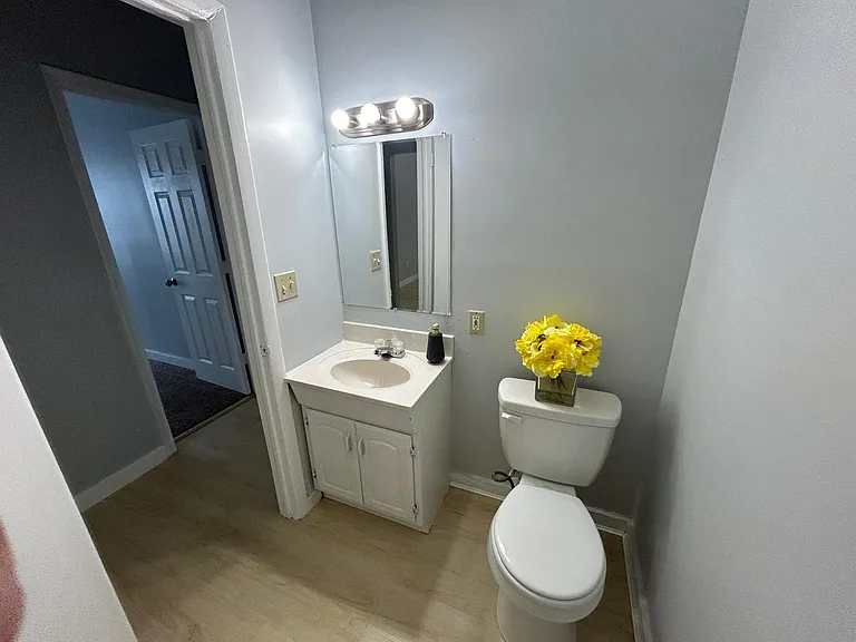206 E Ayre St #15 — Photo 10