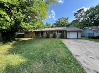 2121 W Wedington Dr, Fayetteville, AR 72701