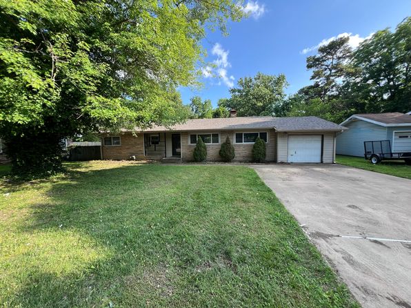 2121 W Wedington Dr