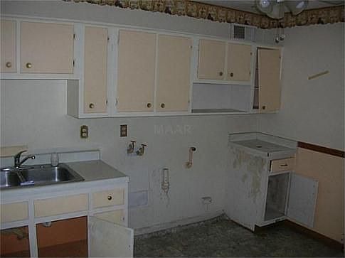 5th image of 1407 Gherald St