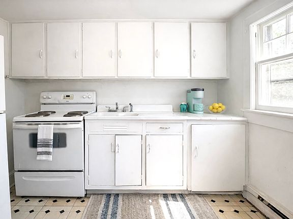 4th image of 1707 Wright Ave #1/2