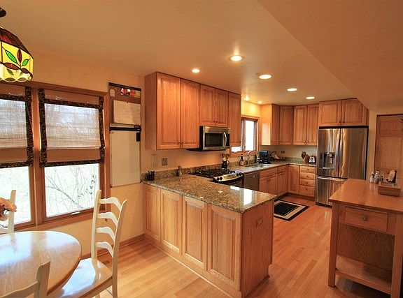 5th image of 1304 Edington Ln