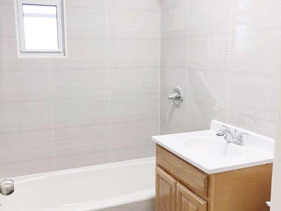 5th image of 2077 E 28th St APT 1