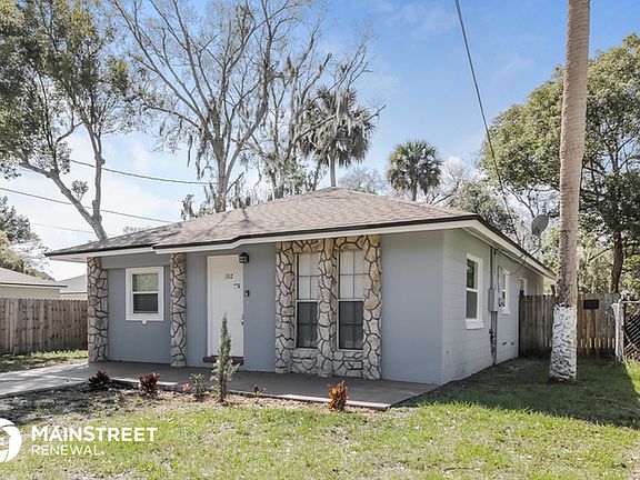3rd image of 1312 Pine Ave