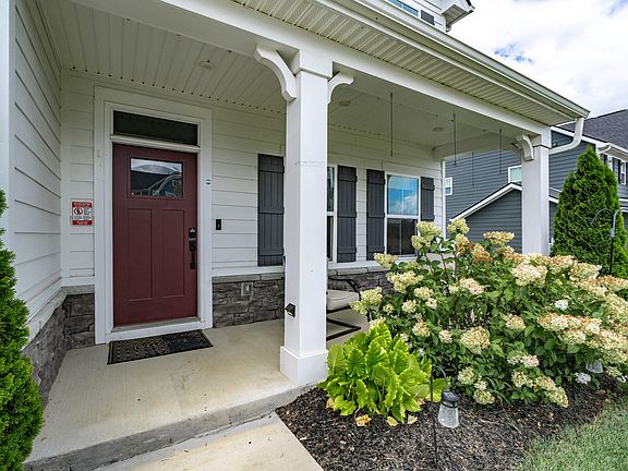 3rd image of 3039 Manchester Dr