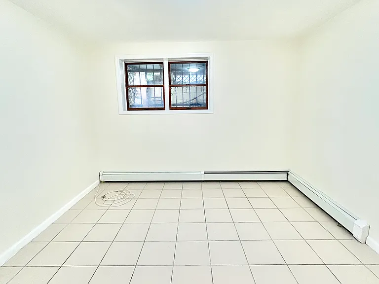 164 Rossiter Ave #1 — Photo 39