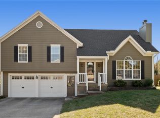 1315 NE Foxwood Dr, Lees Summit, MO 64086
