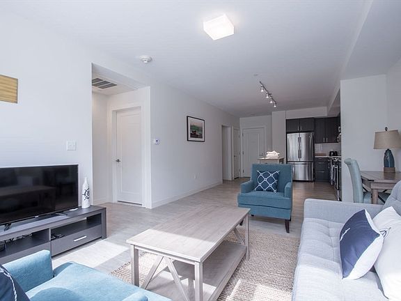 3rd image of 900 Beacon St APT 307