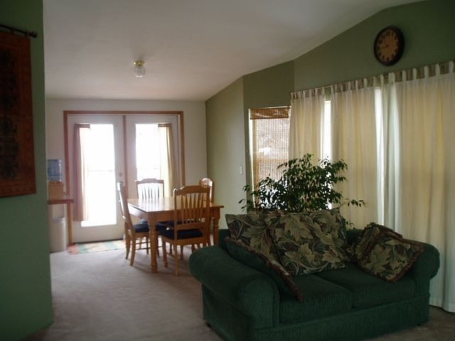 2nd image of 659 Park Ave
