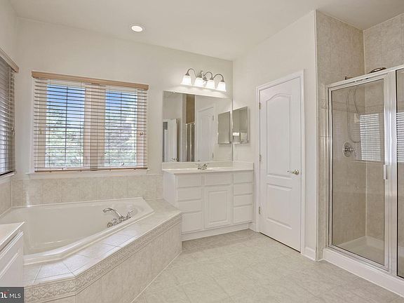 5th image of 11326 Bulova Ln