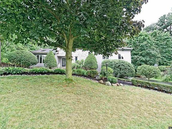 2nd image of 128 Denise Dr