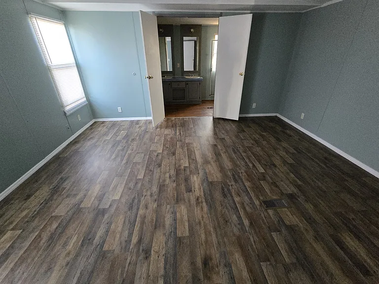 Oak Creek Estates MHC — Photo 19