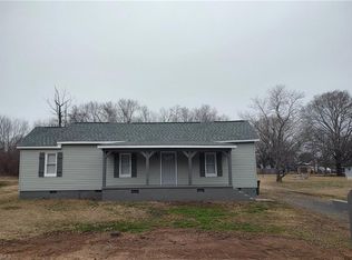 1413 Delaware Ave, Eden, NC 27288