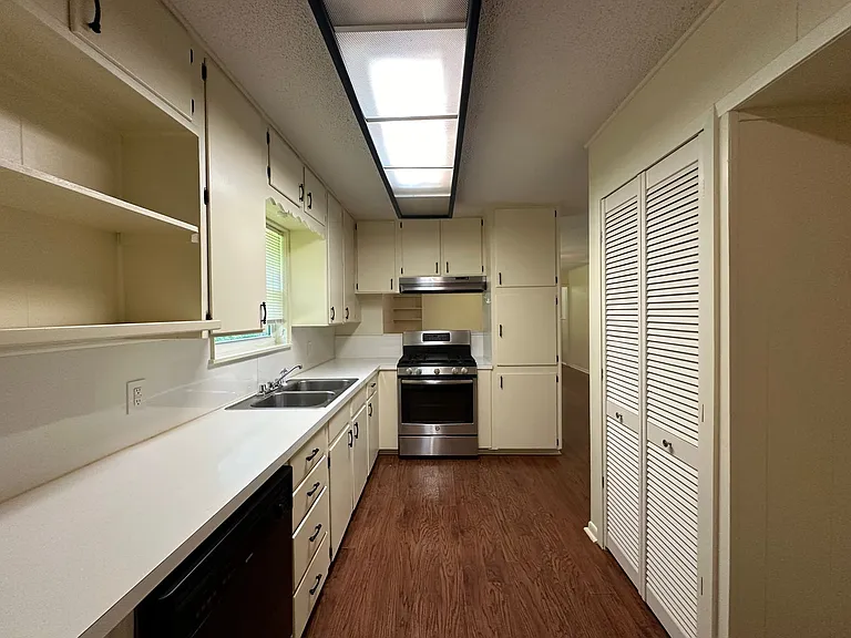 8142 Tina Dr — Photo 11