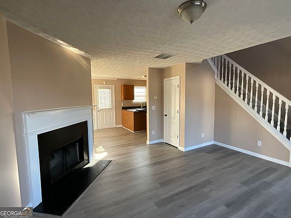 5th image of 2043 Newton Estates Dr