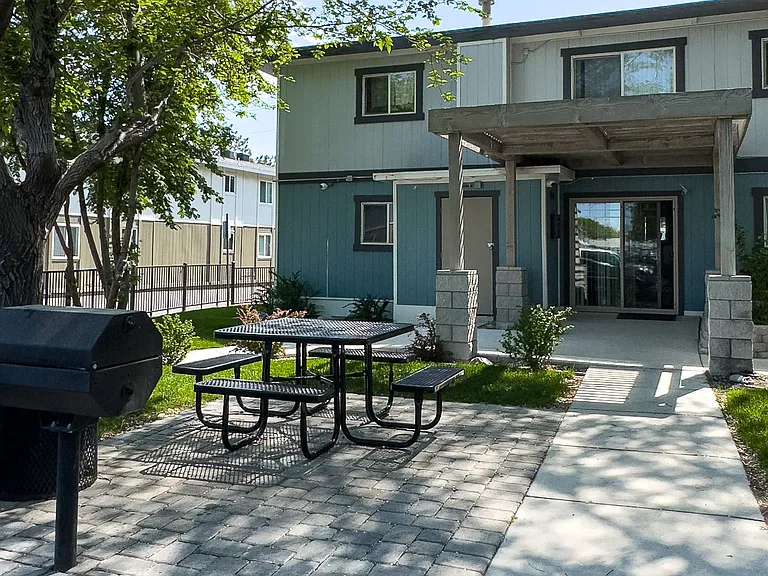 Mountain Vista Apartments — Photo 16