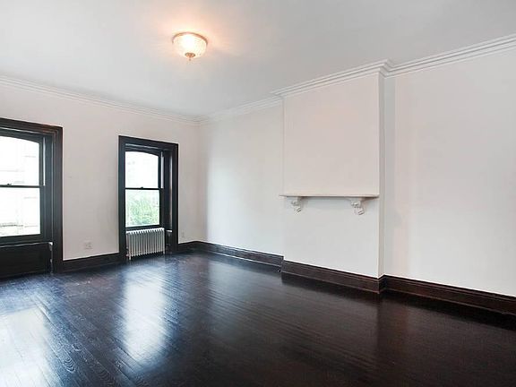 3rd image of 274 Lafayette Ave