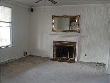 4th image of 400 Fairmont St