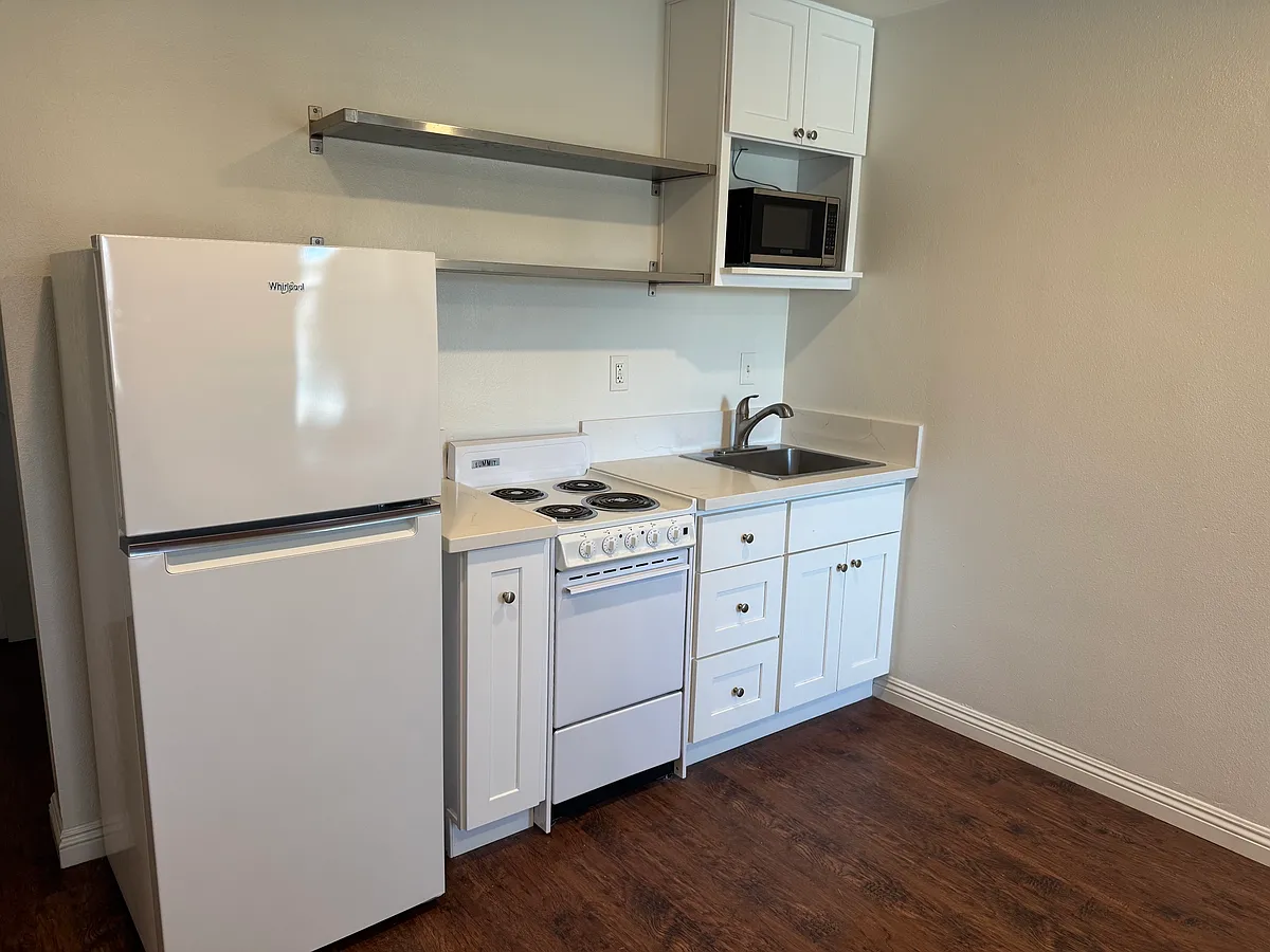 Building Photo - 2300 Delaware St #8B
