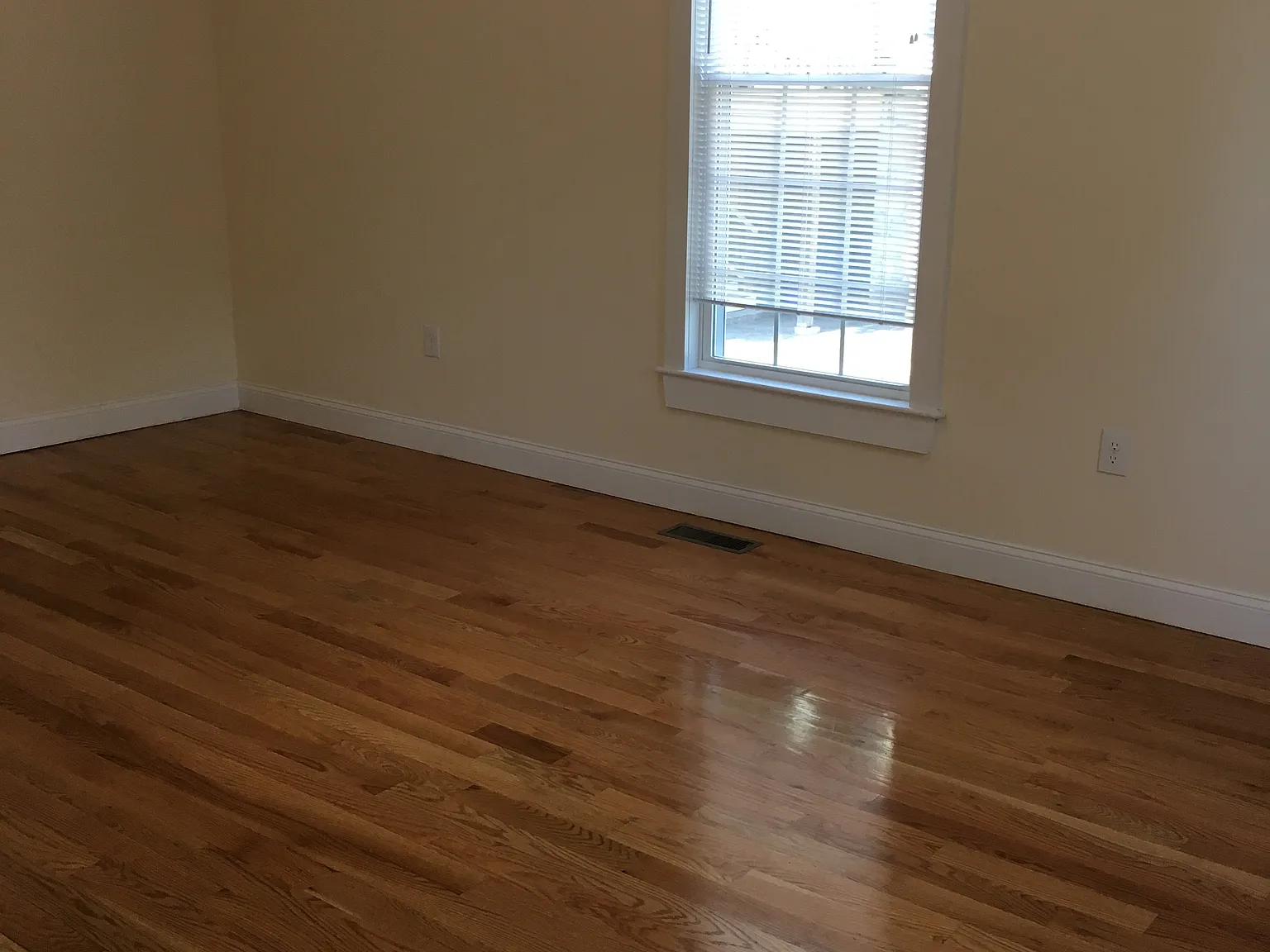 423 Pawtucket Street — Photo 4