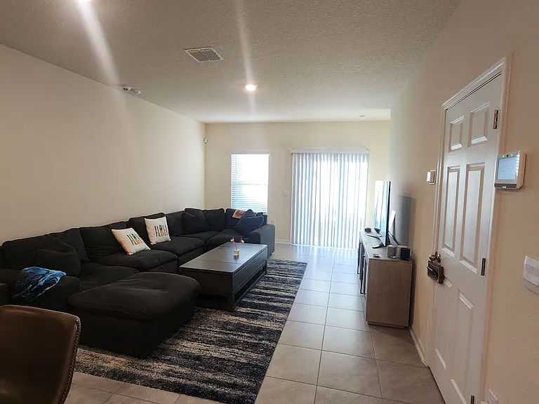 37 Temple Dr — Photo 7