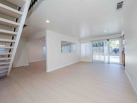 5th image of 4 Carrol Ave