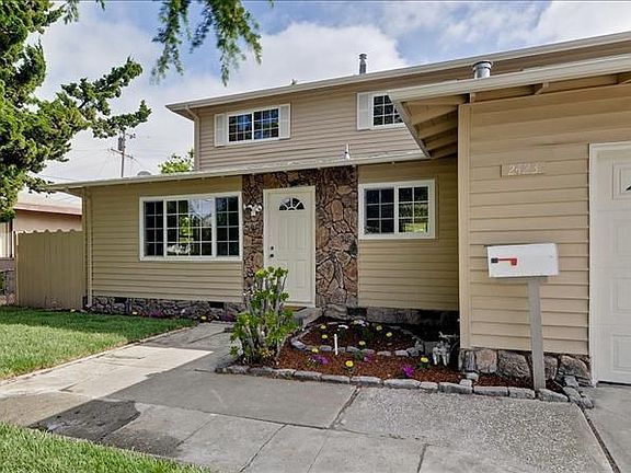 2nd image of 2423 Moraine Dr