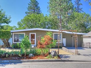 1207 NW Bellevue Pl, Grants Pass, OR