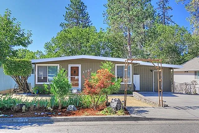 1207 NW Bellevue Pl photo 1