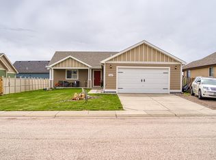 2205 Big Lost Dr, Gillette, WY 82718
