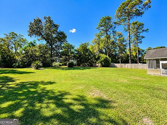 4th image of 709 Brookwood Dr