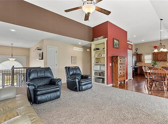 4th image of 1500 Jules Ct
