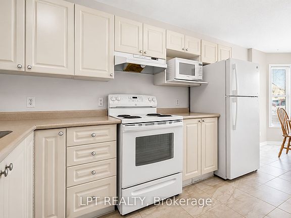 4th image of 84 Newborough Cres