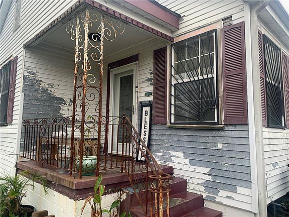 3rd image of 5130 Mandeville St