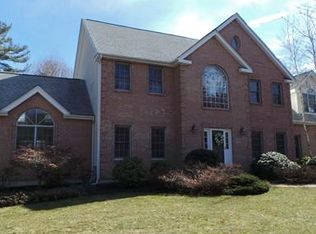 3 Falcon Ridge Dr, Hopkinton, MA 01748