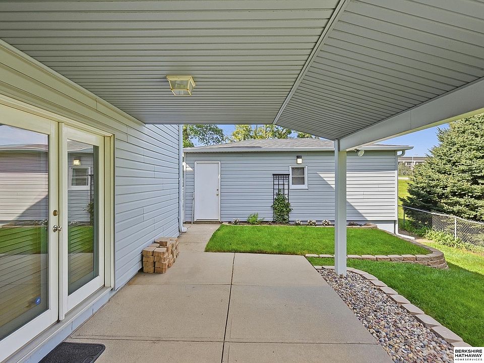 34th image of 10632 M St
