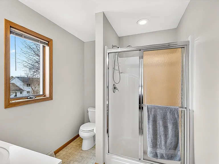 1010 Ganser Dr — Photo 13