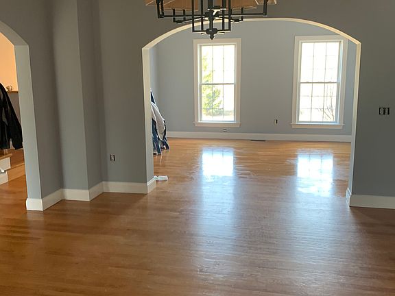3rd image of 22 Hudson Cir