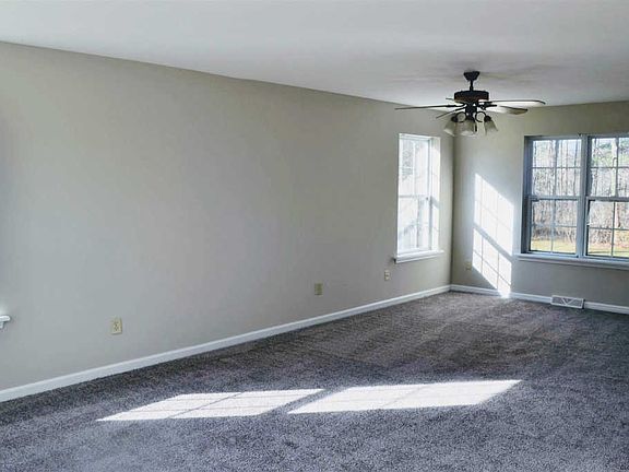 5th image of 723 Adams Cir