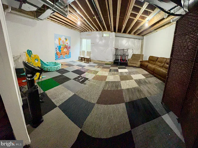 607 Mockernut Ct — Photo 18