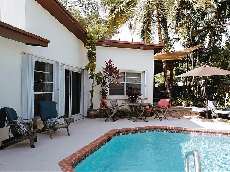 6235 SW 44th St — Photo 3